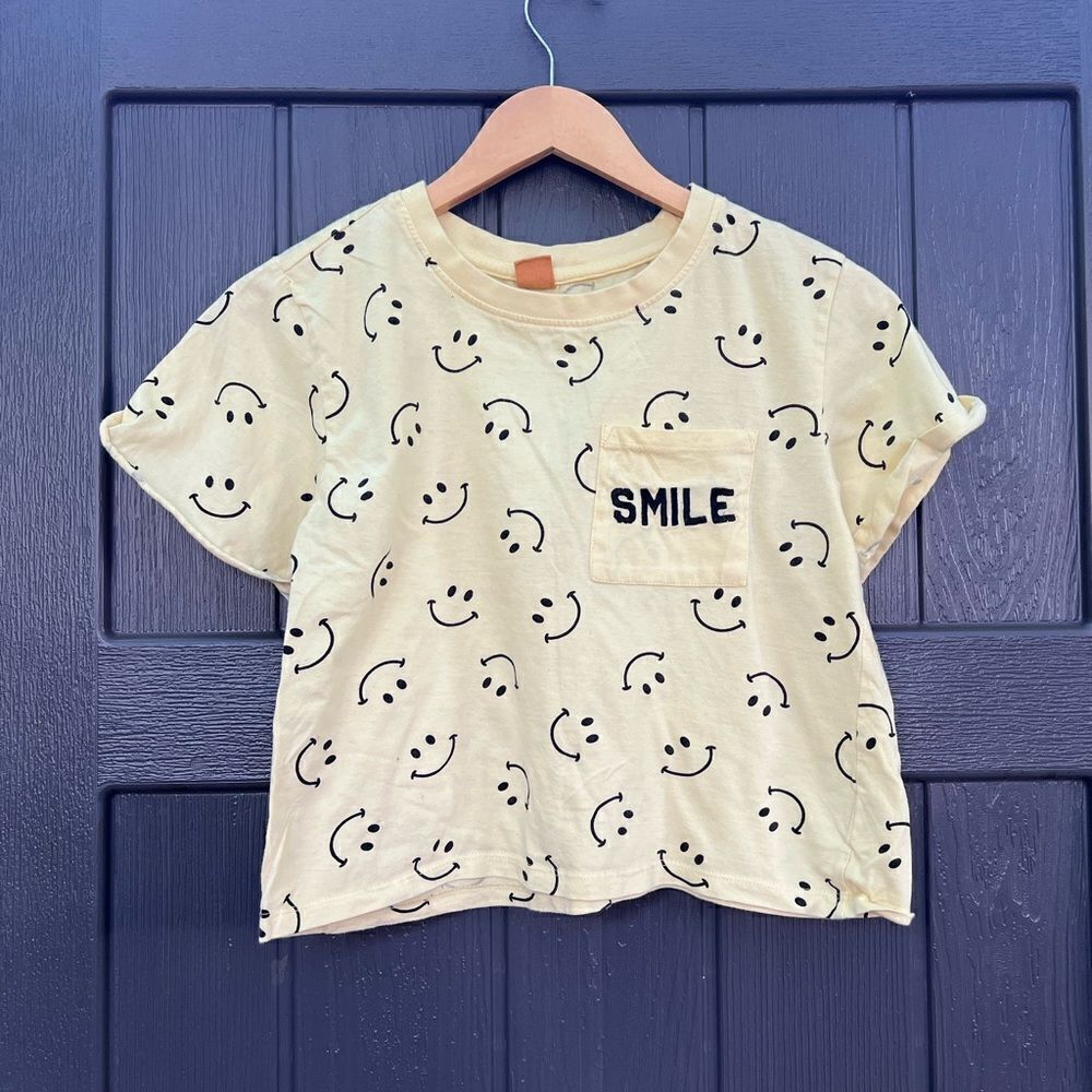 Vibe N' Women’s Small Crop T-Shirt Top Smiley Face Print Yellow Casual Everyday